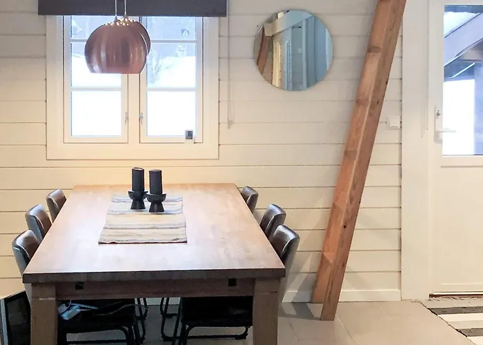 Semesterbostad 8 Person In